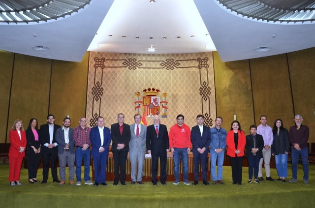 Visita de un grupo de profesionales que participan en un curso de la Organización Iberoamericana de Seguridad Social